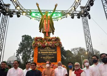 बाळासाहेब ठाकरे यांचा पुतळा – काही नवे पायंडे…