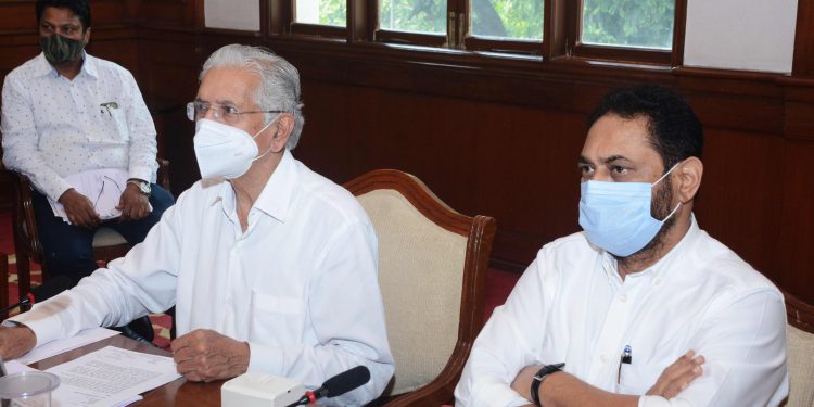 Min Subhash Desai and Min Dr Nitin Raut Meeting 1