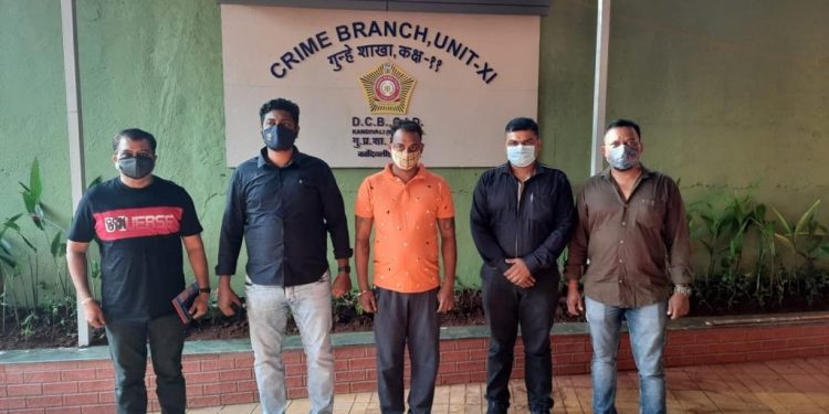 kandivali crime branch aropi photo