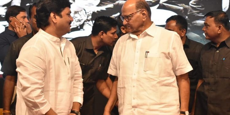 sharad pawar- dhananjay mumde