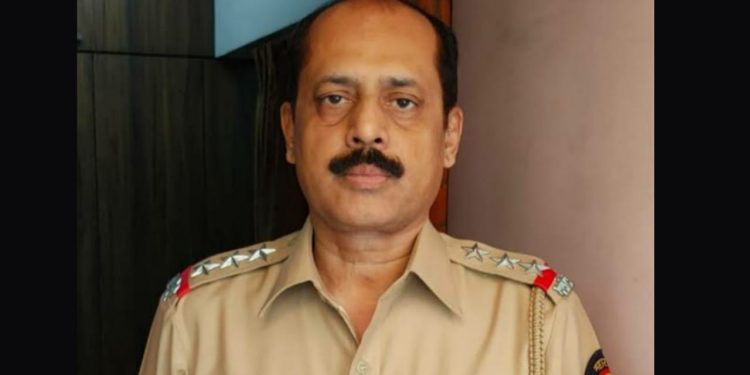 सचिन वाझेंचे व्हॉट्सअॅप स्टेटस…सतत टार्गेट केल्याची भावना!