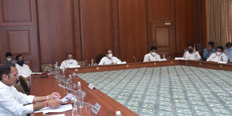 मा मुख्यमंत्री यांच्या उपस्थितीत मराठा आरक्षण बाबत बैठक