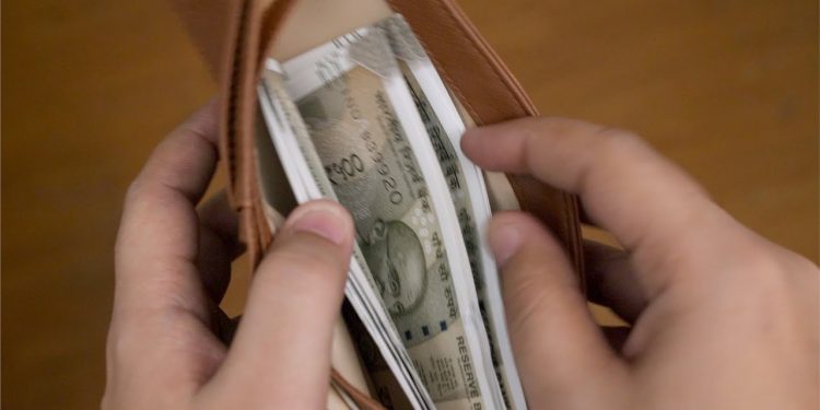 केंद्रीय कर्मचार्‍यांसाठी चांगली बातमी, २८% डीए! पगार आणि पेन्शन वाढणार!!