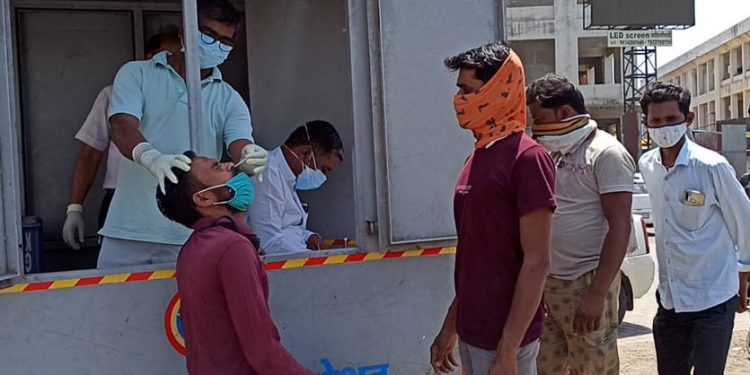 विनाकारण फिरणाऱ्यांची कोरोना चाचणी, पॉझिटिव्ह आला तर थेट कोरोना सेंटर!