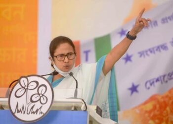 mamata banerjee ec