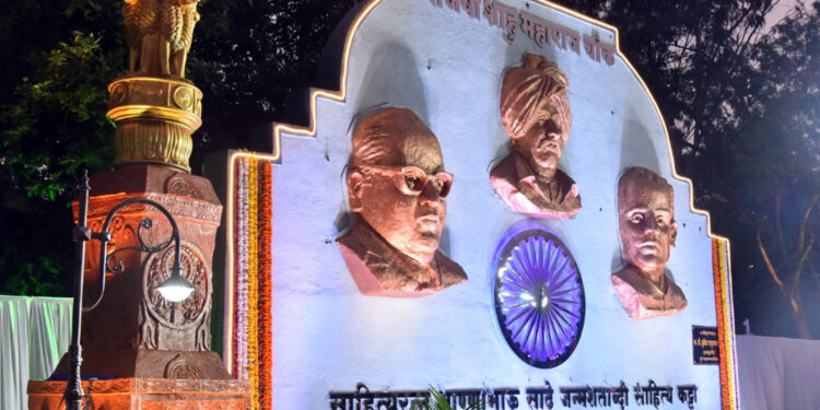 महापुरुषांचे कार्य लोकांसमोर मांडण्याचा उपक्रम स्तुत्य