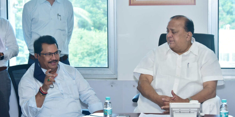 Min Wadettivar and Min Hasan mushariff meeting 1