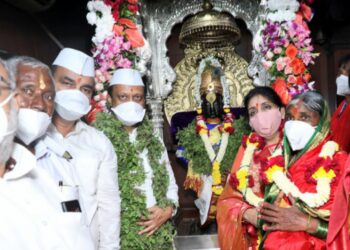 ajit pawwar in pandharpur