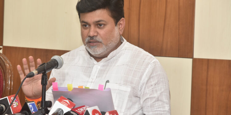 उच्च व तंत्र शिक्षण मंत्री उदय सामंत