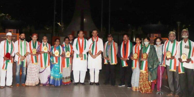 वीर सैनिक