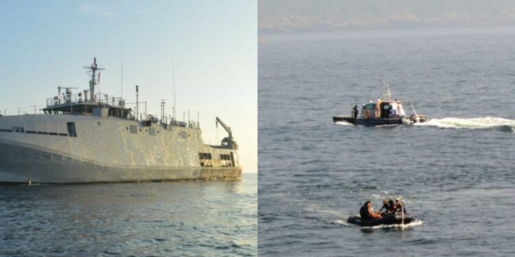 ins makar find out fishing trawler in mud near ratnagiri