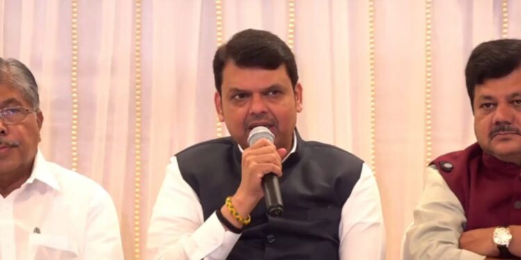 maharashtra assembly session fadnavis criticised mva government