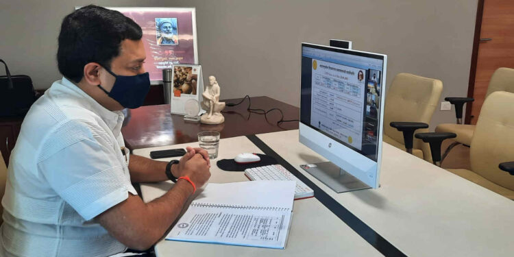 दिव्यांग व्यक्ति अस्मिता अभियान आणि वैश्विक ओळखपत्र वितरण कार्यक्रम याबाबतची आढावा बैठक 1