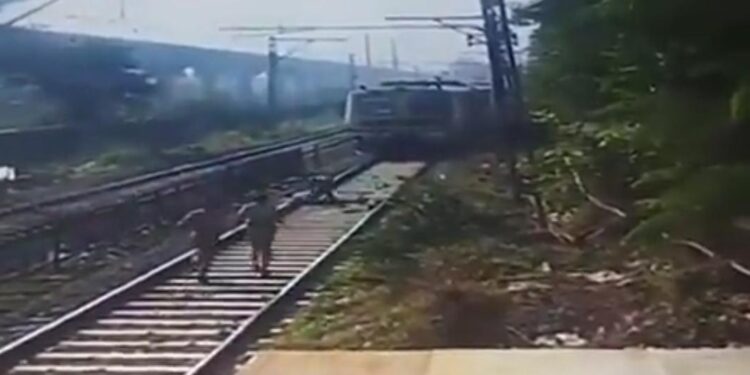 Shivdi Railway Station