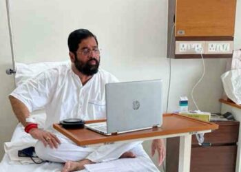 Eknath Shinde takes review of mumbais corona situation from the hospital