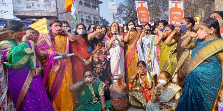 Congress Womens protest against gas price hike and inflation