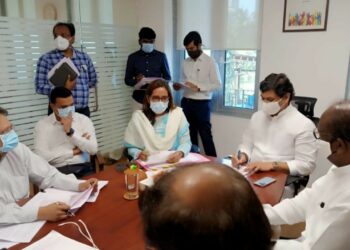 Dhananjay Munde instruction to start hostels of Social Justice Department