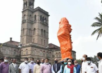 Savitribai Phule Statue to unvieled at university on 14 feb