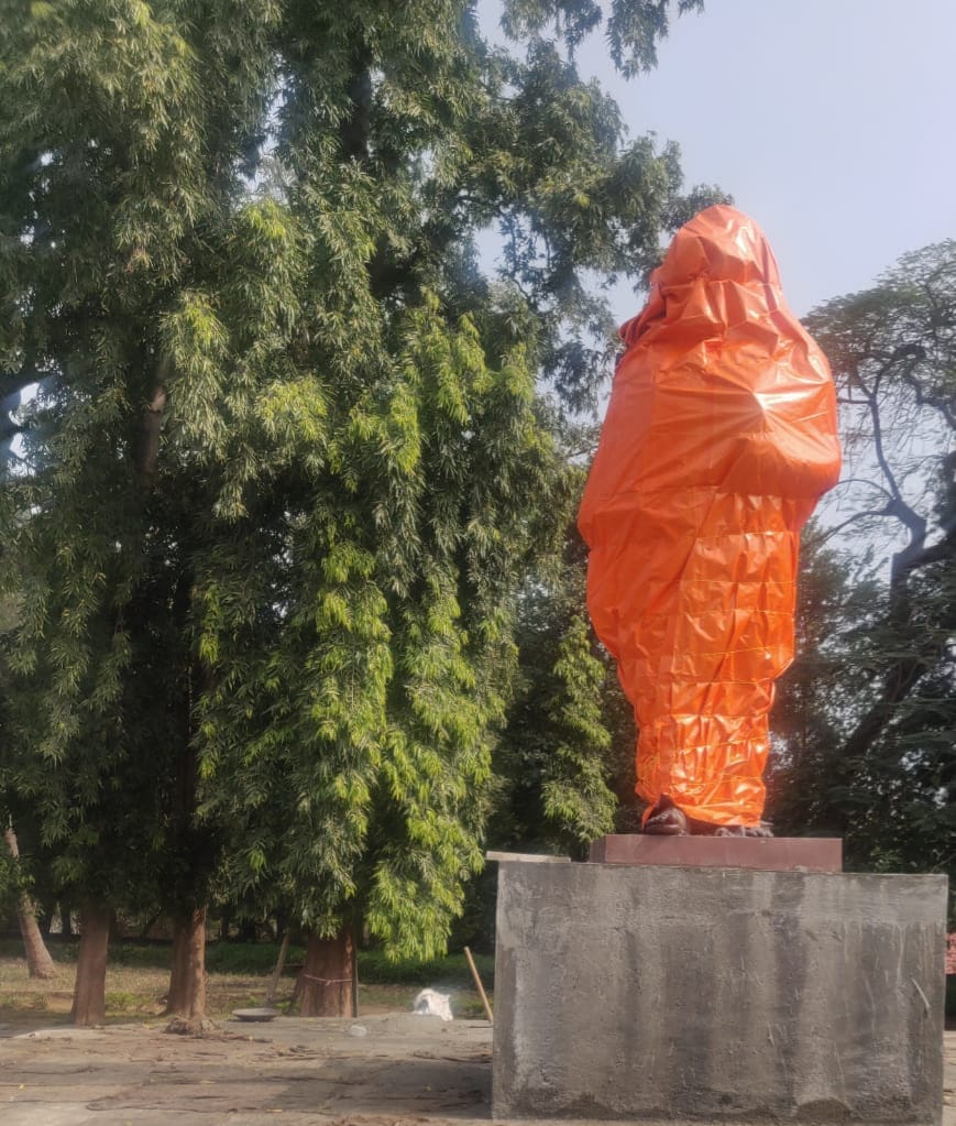 Savitribai Phule Statue to unvieled at university on 14 feb