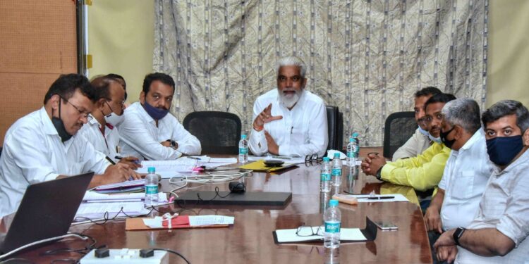 राज्यात नर्सरी हब सुरु करण्यासंदर्भात आढावा बैठक 1.jpg