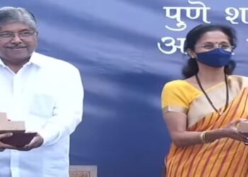 Supriya Sule And Chandrakant patil