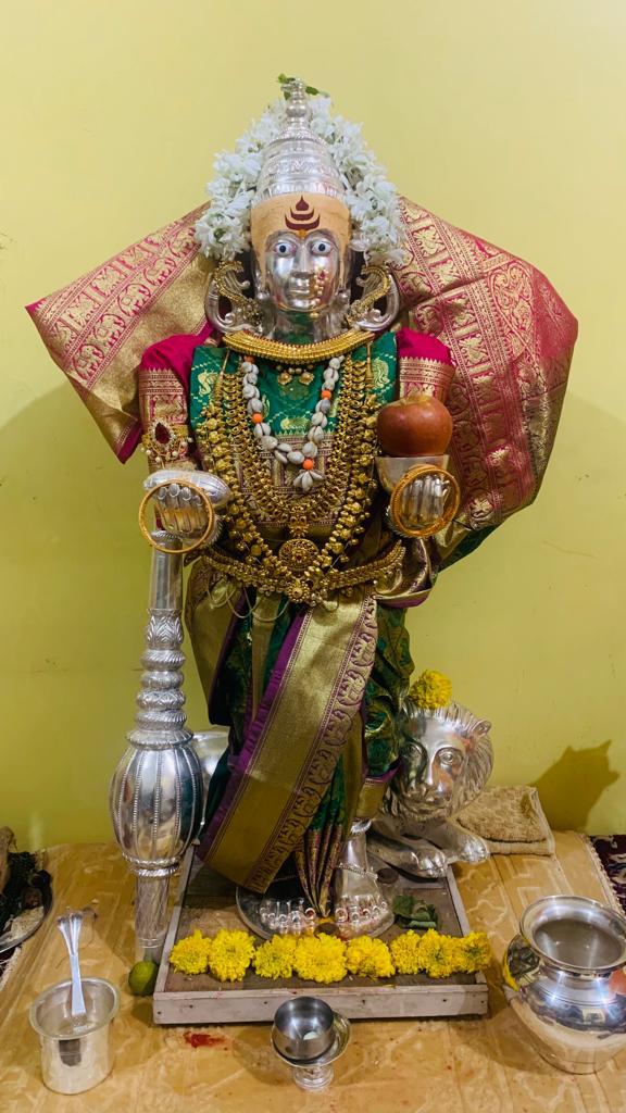 Silver idol of Shri Ambabai weighing 51 kg by Kolhapur Saraf Traders Association