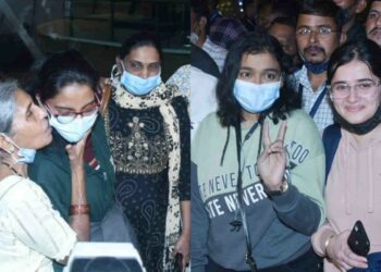 219 students stucked in Ukraine return safely to Mumbai