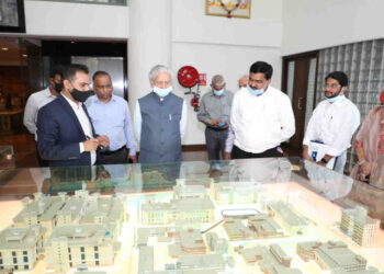 Subhash Desai visit to serum institute
