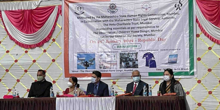 डोंगरी येथील निरीक्षण गृह व बालगृहातील मुला-मुलींना प्रजासत्ताक दिनी भेट 1