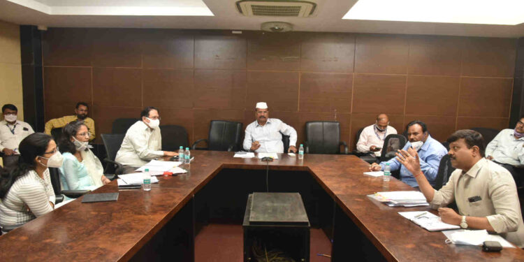 शिवस्मारक व भीम पार्क उभारण्यासंदर्भात आयोजित बैठक 1