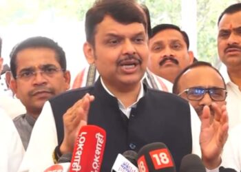 Devendra Fadanvis (2)