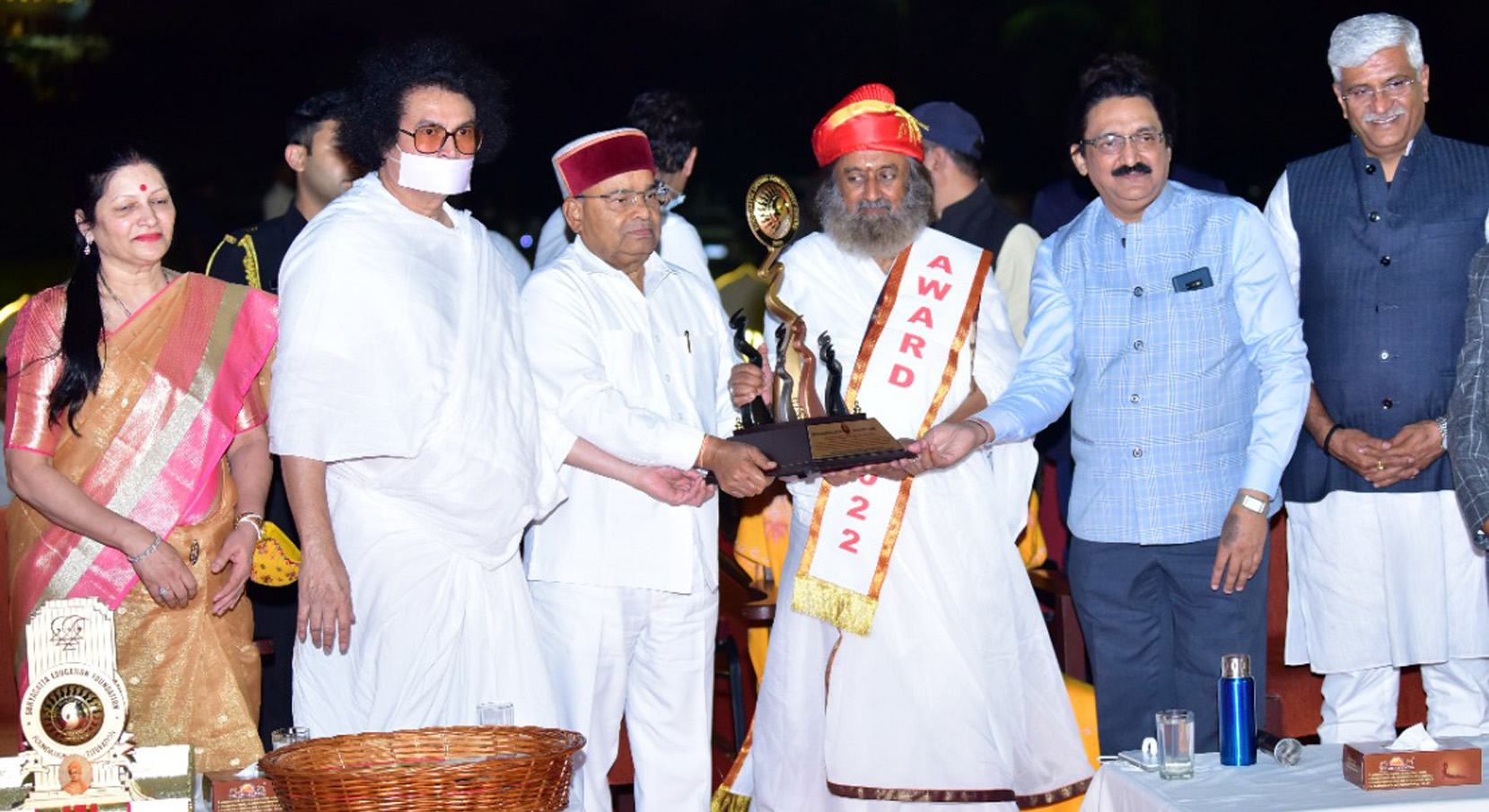 spiritual guru Sri Sri Ravi Shankarji Awarded with 'Suryadatta National Lifetime Achievement Award-2022'