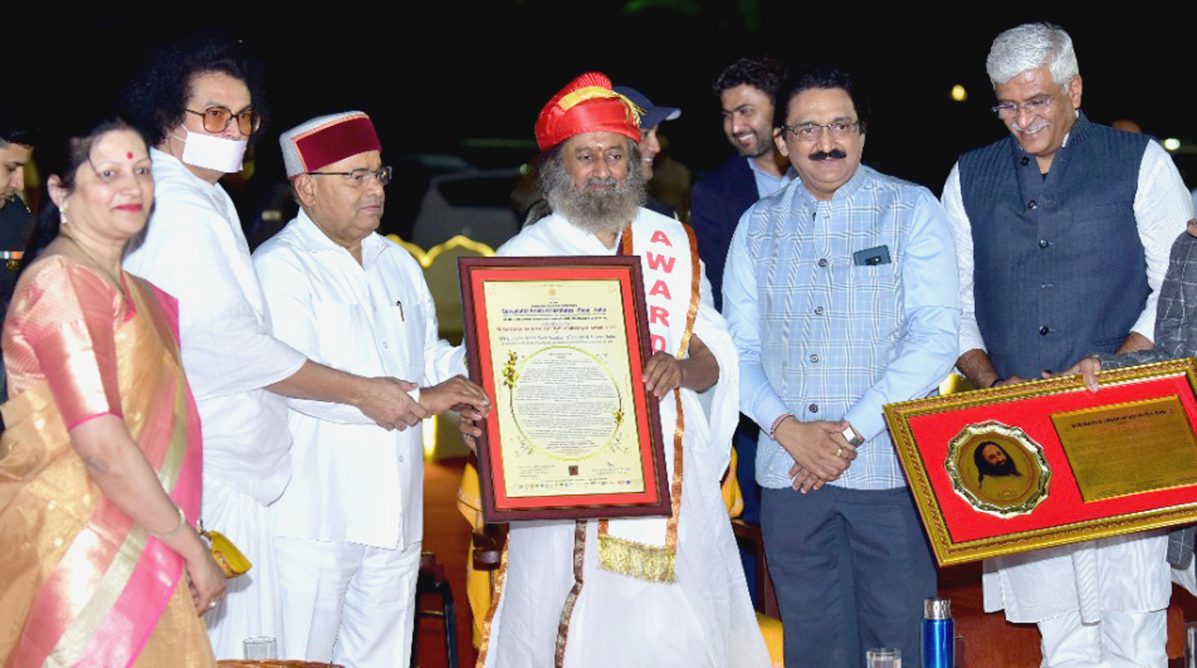 spiritual guru Sri Sri Ravi Shankarji Awarded with 'Suryadatta National Lifetime Achievement Award-2022'