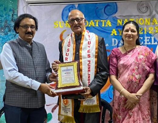 Dr. Kalyan Gangwal; Awarded with 'Suryadatta Dhanvantari Award'