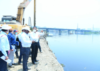 first time bmc commissioner on ground to inspect sanitation works