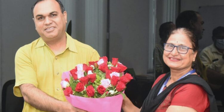 Lifetime Achievement Award to Nilima Chimote