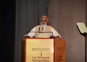 pm modi gets emotioal by latadidi memories