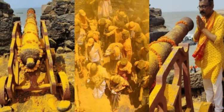 Cast iron cannons on Fort Underi by Sahyadri Pratisthan