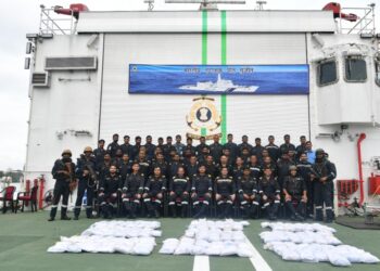 DRI and ICG Seized 218 kg heroin worth Rs 1,526 cr