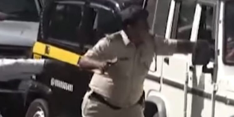 Jitendra Awhad Car Jammed in Traffic Police hits Diver