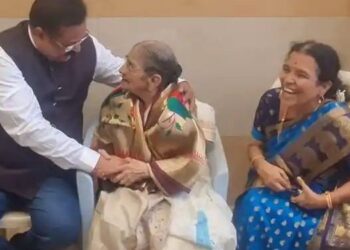 Adesh Bandekar Meets 99 Year Old Gandma