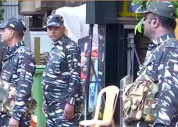 Security Outside Sada sarvankar House