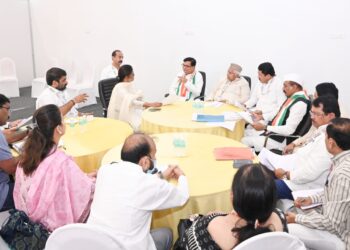 51 Congress office bearers resign