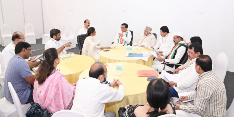 51 Congress office bearers resign