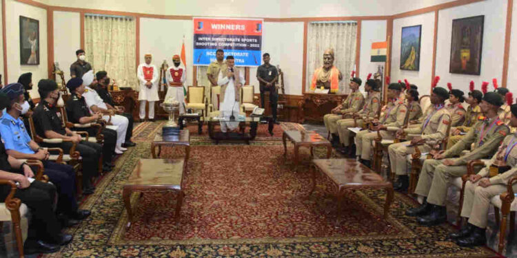 सलग दुसऱ्या वर्षी विजेतेपद मिळविणाऱ्या एनसीसी कॅडेट्सना राज्यपालांची कौतुकाची थाप