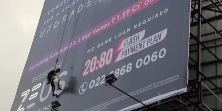 no insurance cover for labors who put hoarding on highted spots