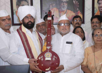 आषाढीच्या महापुजेचे मुख्यमंत्र्यांना निमंत्रण