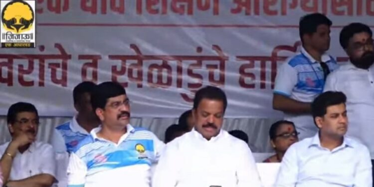 dinkar mahale won jijau varsha marathon 2022, mp dr shrikant shinde apreciates jijau & nilesh smabare social work