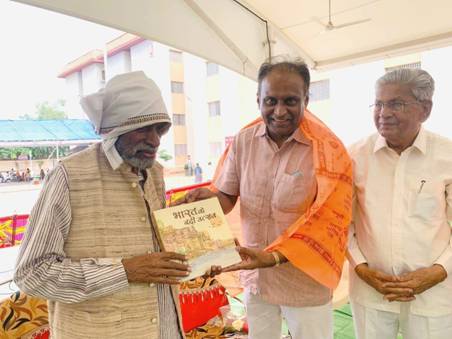 30 farmers from Ganga Valley visited Subhash Pallekar's natural farming workshop in Maharashtra