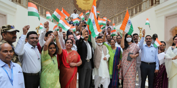 घरोघरी तिरंगा'' अभियानाचा राज्यपालांच्या हस्ते शुभारंभ